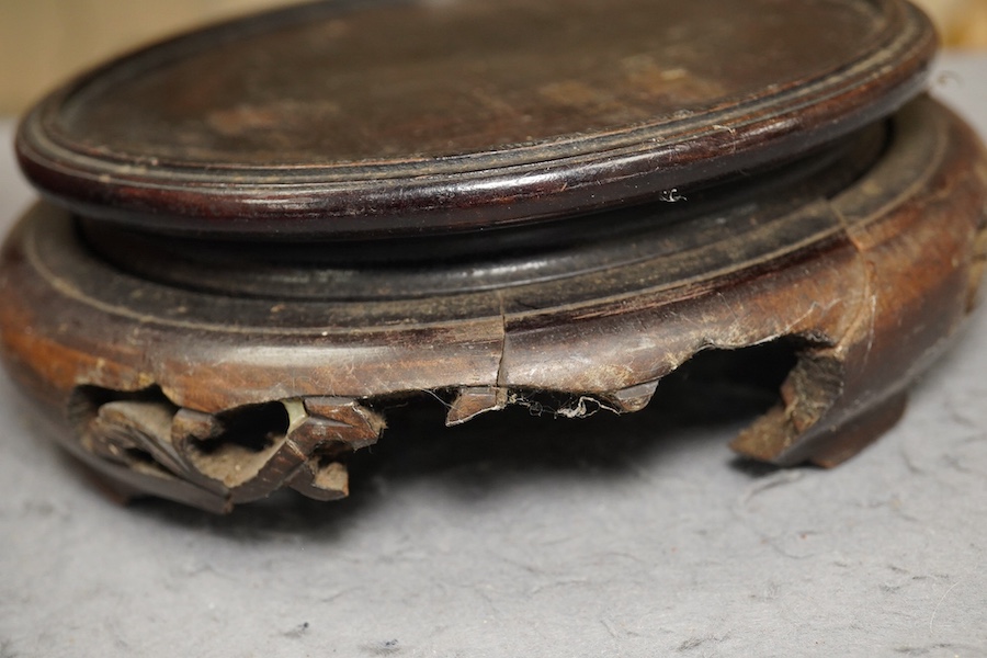 A Chinese cinnabar lacquer box and cover, 18th/19th century